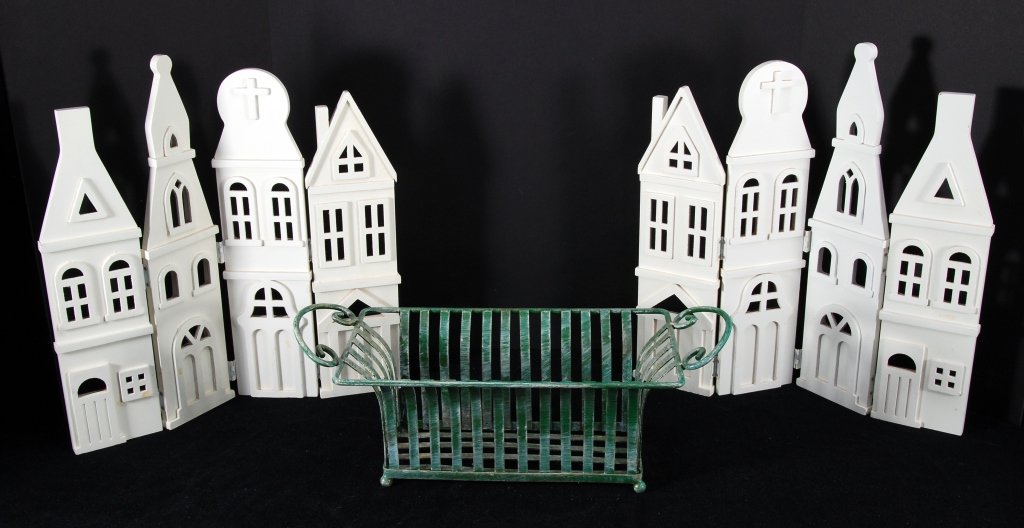 Wooden Miniature Screens & Green Strap Planter (1 of 2)