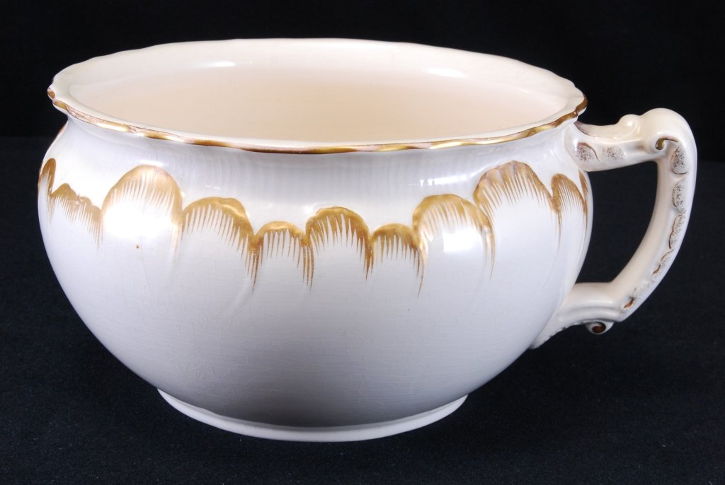 Mettlach Villeroy & Boch Gold Trimmed Chamber Pot (1 of 3)