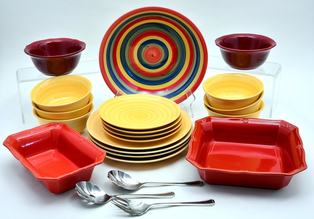 Colorful Bowls, Casserole Dishes, + Serving Pieces (1 of 5)
