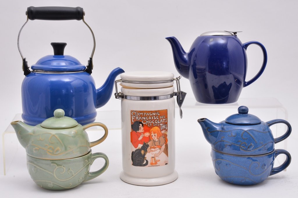 Teakettle, Teapot, Individual Teapots & Canister (1 of 2)