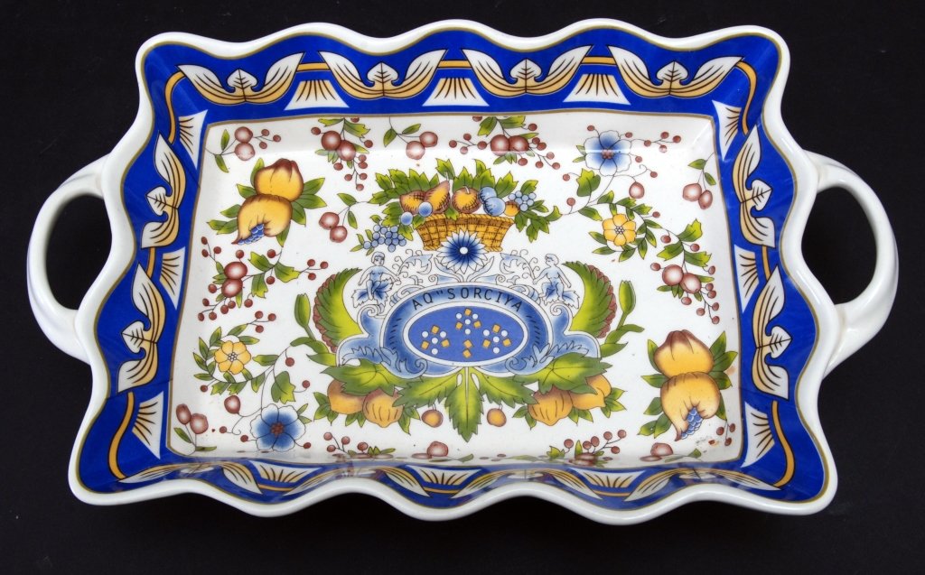 Ceramic Double Handled Dish (1 of 3)