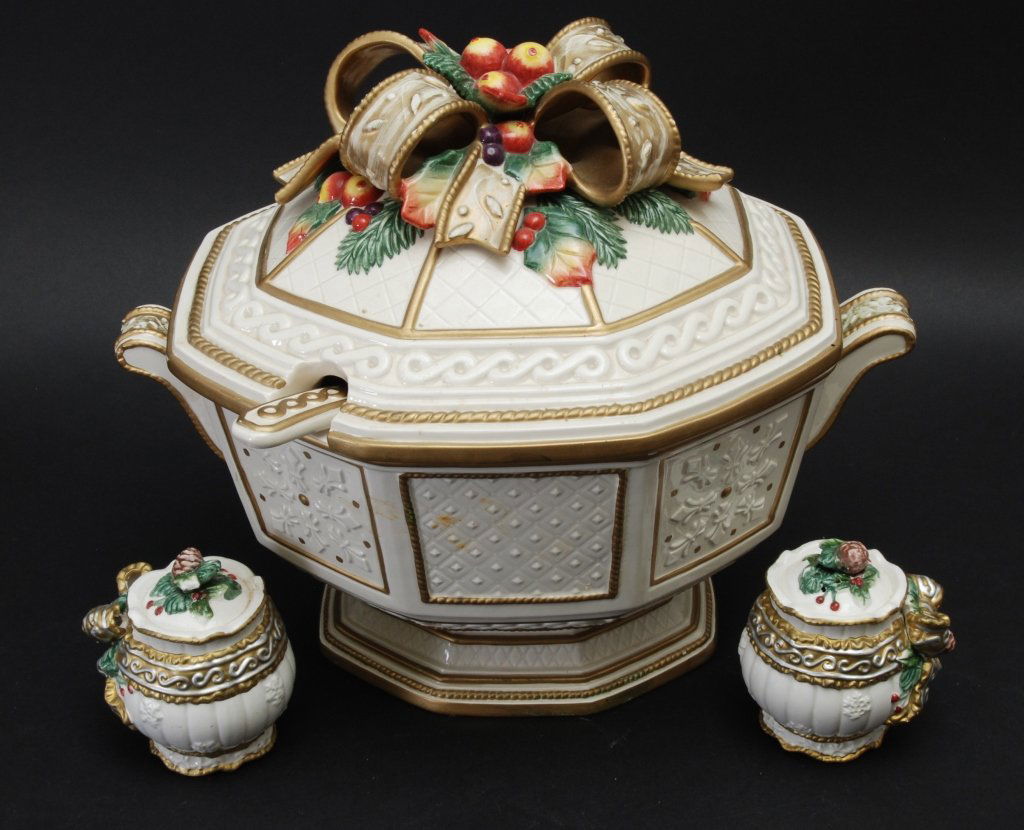 Fitz & Floyd Snowy Woods Holiday Tureen & Candle Holder (1 of 4)