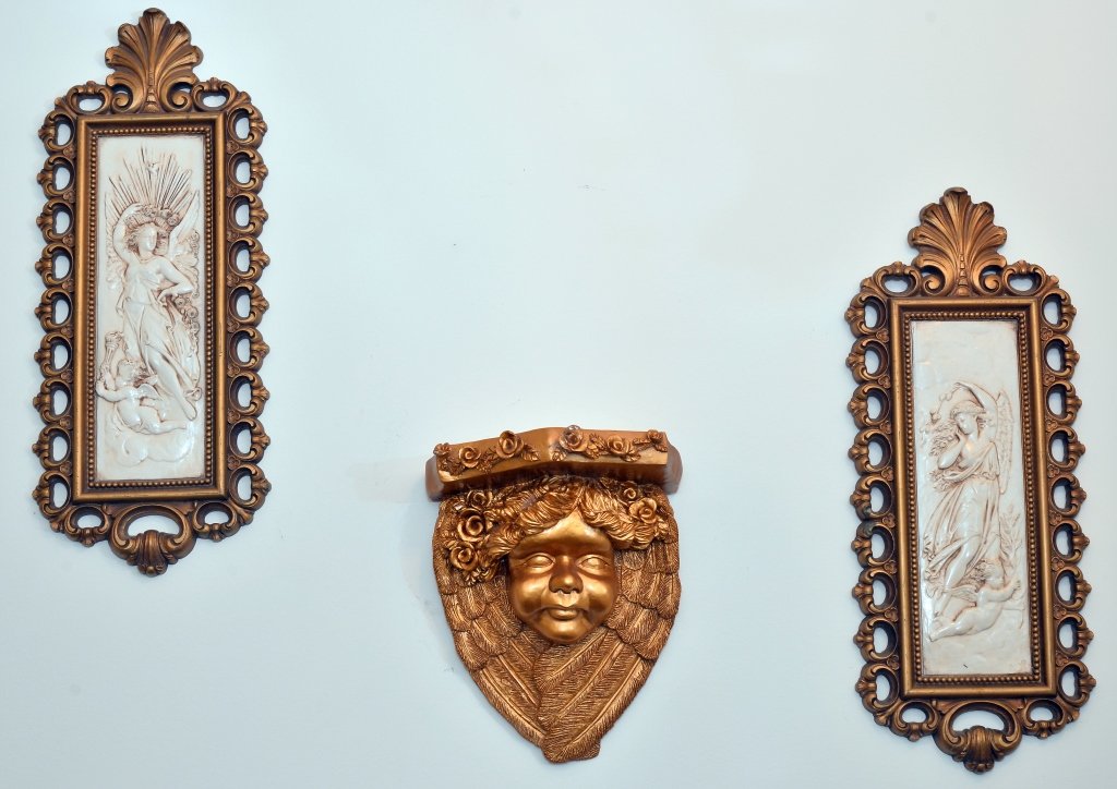 1971 Molded Classical Plaques & Shelf (1 of 4)