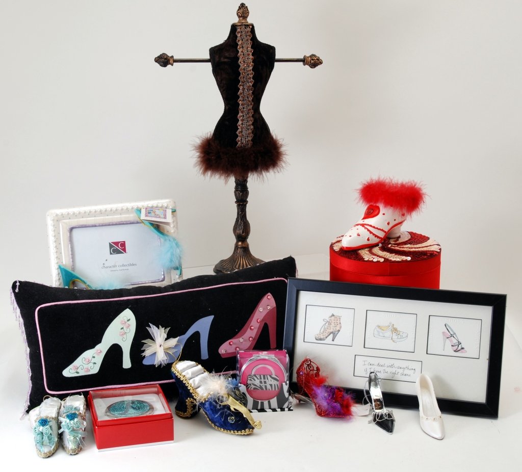 Miniature Shoes, Mannequin, Frame & Picture (1 of 5)