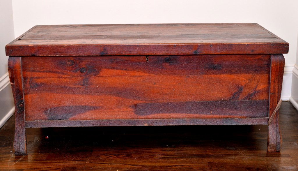 Vintage Cedar Chest (1 of 4)