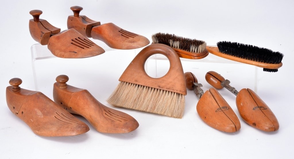 Vintage Wooden Shoe Stretchers & Clothes Brushes (1 of 4)