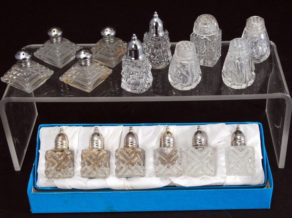 8 Pair Individual Glass Salt & Pepper Shakers (1 of 5)