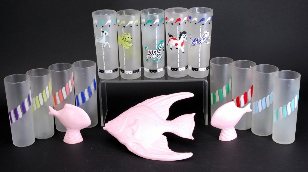 1950 Frosted Glasses and Pink Ceramic Wall Art (1 of 6)