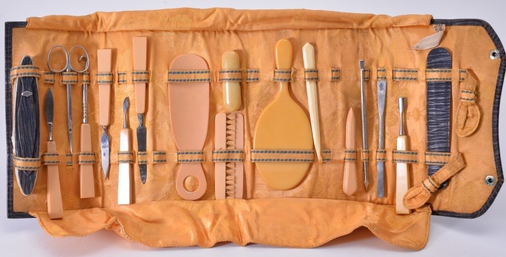 Fitted Travel Toiletry Kit w/Bakelite Accessories (1 of 6)