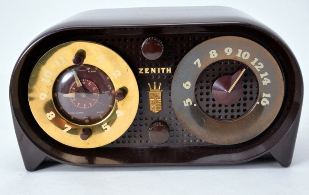 Zenith Model G-516 Table Radio (1 of 3)