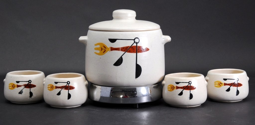 Westbend Stoneware Double Handled Pot w/Four Cups (1 of 3)