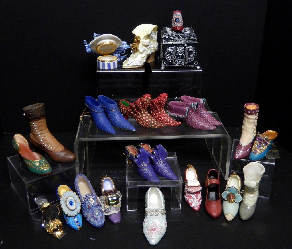 Collectible Miniature Shoes & Boxes (1 of 6)