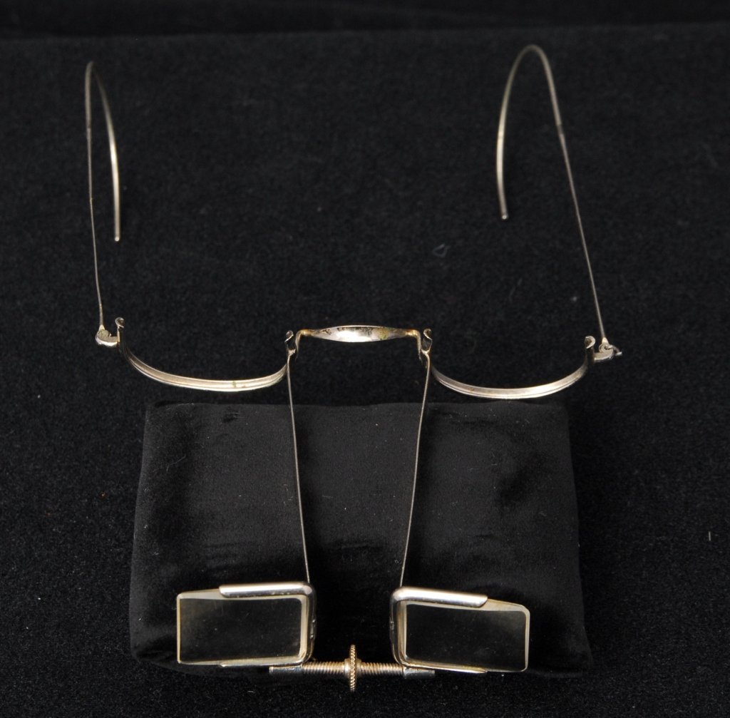 Jeweler's Magnifying Glasses: Loupe in original box.