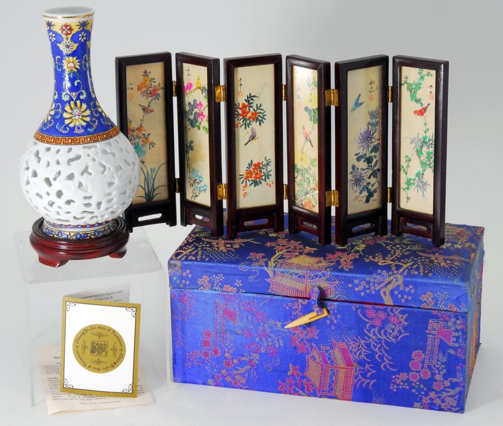 Miniature Oriental Screen & Yi Lin Candleholder (1 of 6)