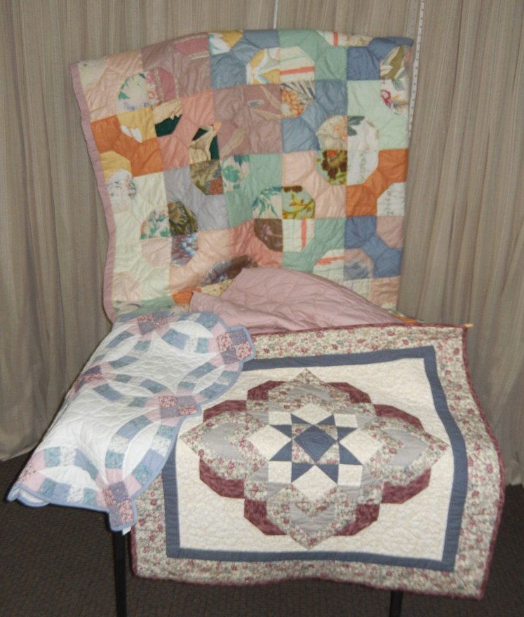Handmade Large Quilt & Small Table Cover Plus (1 of 8)