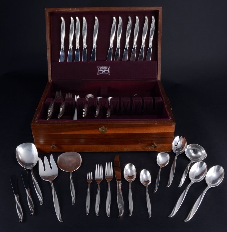78 Pieces International "Pine Spray" Sterling Flatware (1 of 5)
