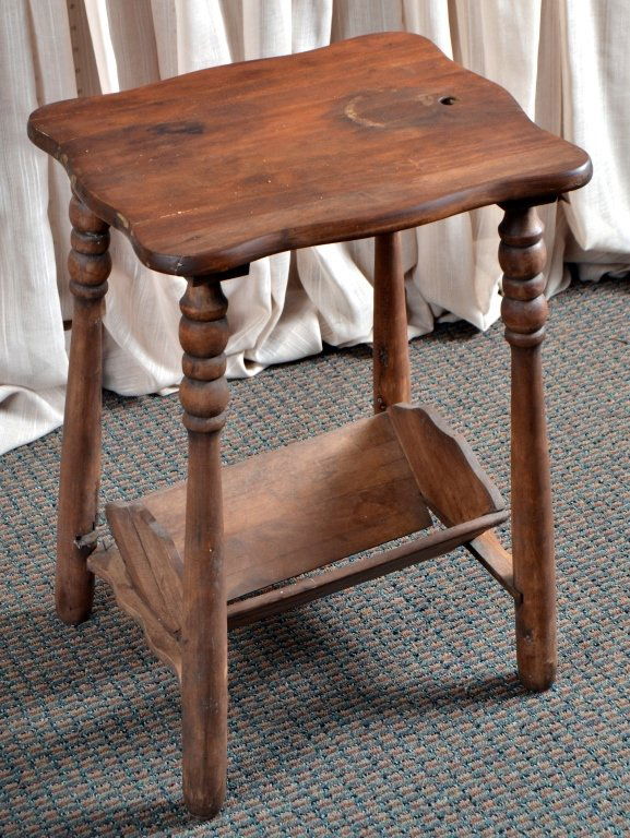 Vintage Side Table w/Lower Book Rack (1 of 2)