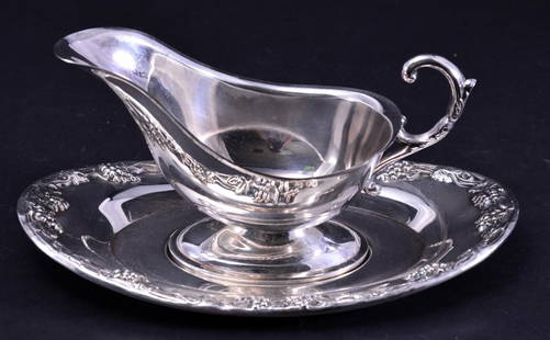 Silverplate Gravy w/Under Plate: Plate w/grape embossed edge 9.5" long.