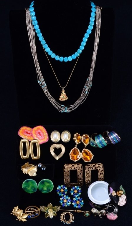 Multicolored Estate Jewelry (1 of 4)
