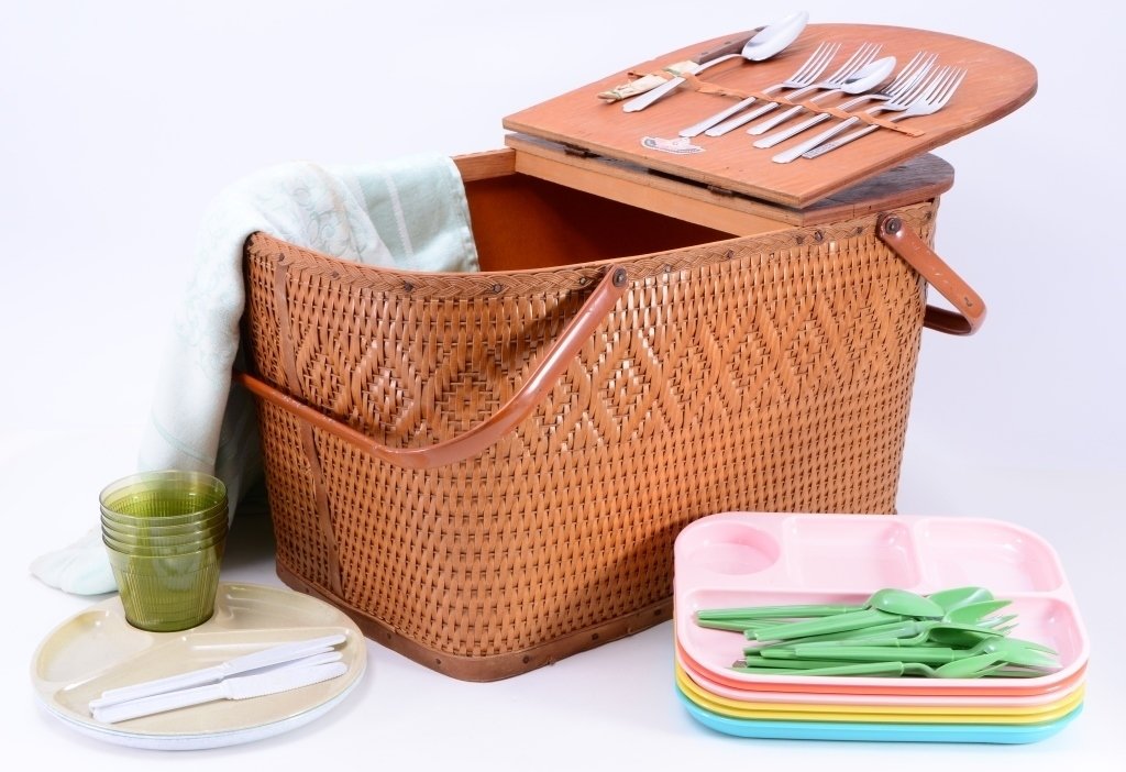Vintage Redman Picnic Basket Lot: Incl. basket w/original Redman tag, tablecloth, cups, six colorful dinner plates and implements by Colonial Plastics.