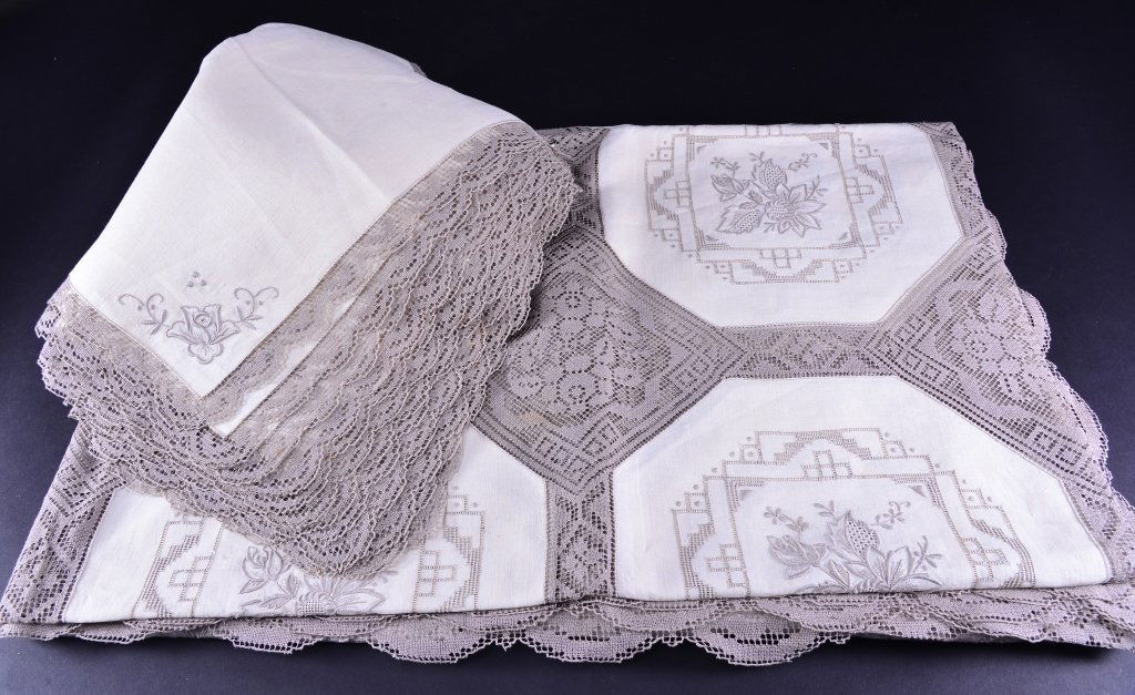 Vintage Ecru Linen & Lace Tablecloth and Napkins (1 of 3)