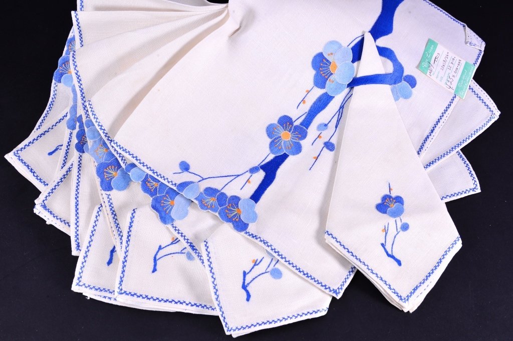 Mint in Package Blue Applique Placemats & Napkins: Hand embroidered, placemats 12" x 18.25".