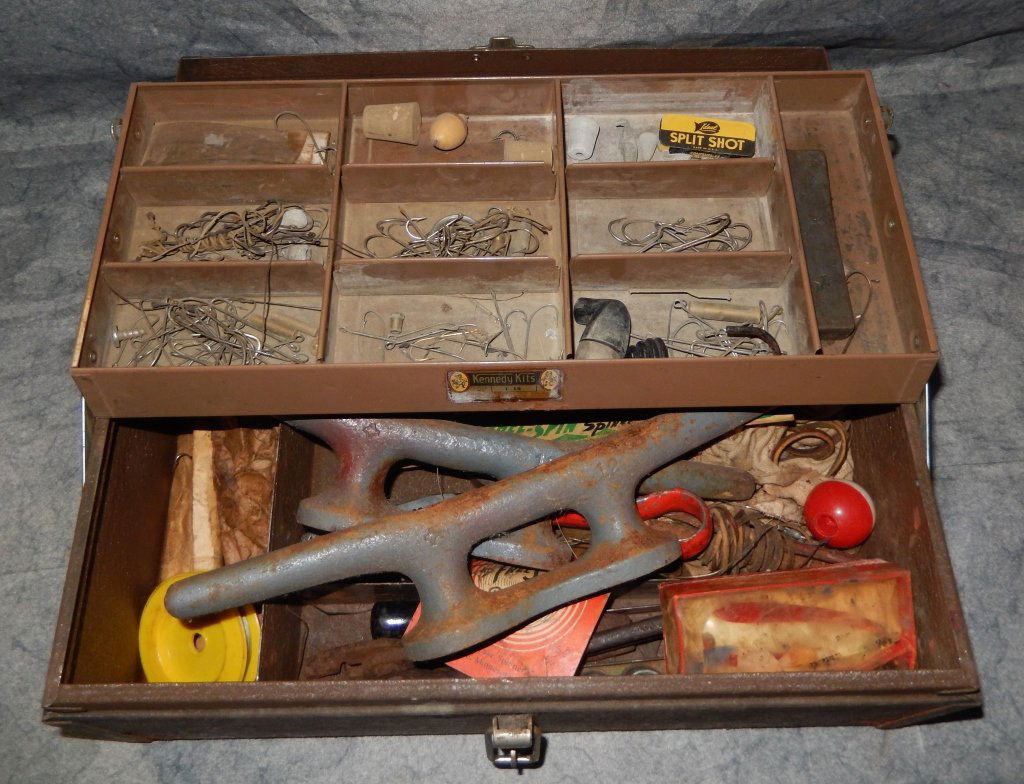 Kennedy Kits Fishing Tackle Box w/2 Boat Cleats (1 of 4)