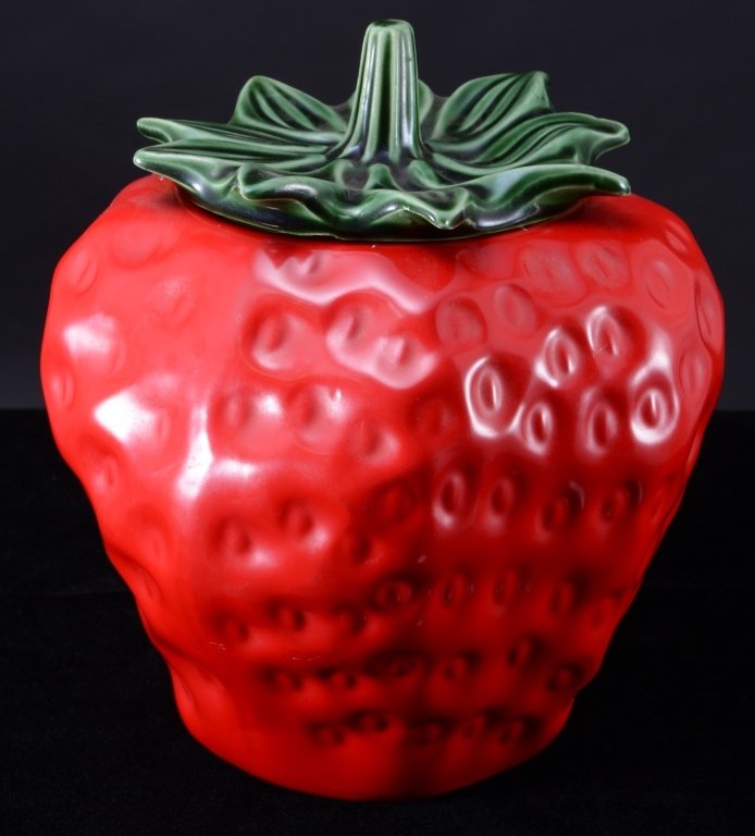 Vintage McCoy Strawberry Cookie Jar (1 of 3)