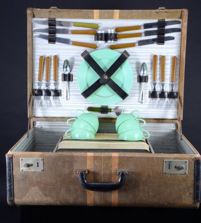 Vintage Fitted Picnic Suitcase (1 of 4)