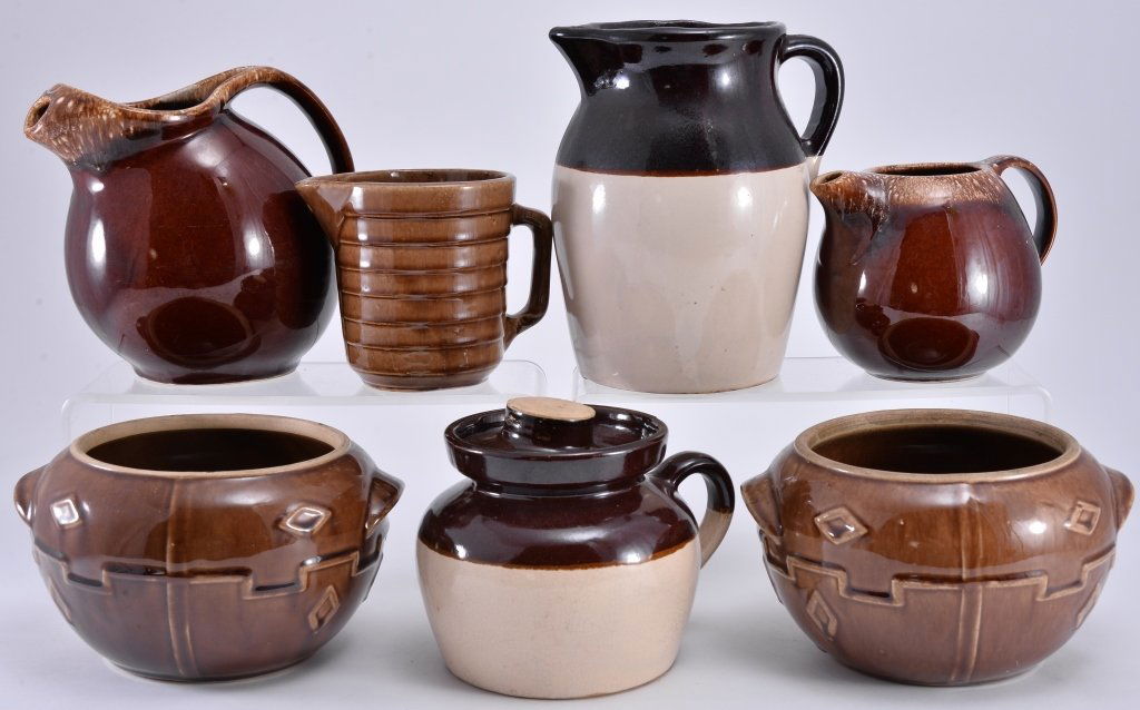 Brown & White Pottery inc. Roseville, Hull & USA (1 of 3)