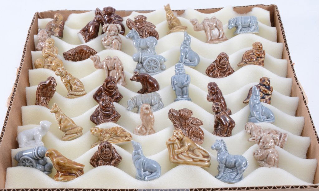 41 Wade Miniature Animals & People (1 of 6)
