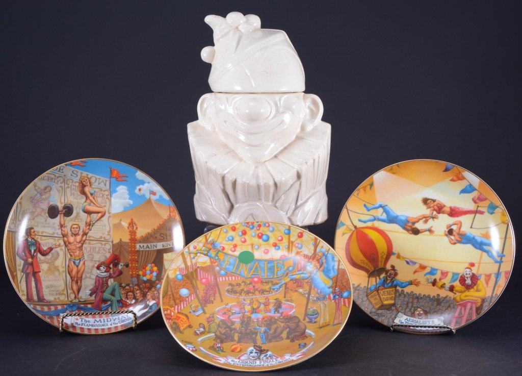 McCoy Clown Cookie Jar w/Ringling Circus Plates: Three limited edition plates: Midway, Arialists and Grand Finale.