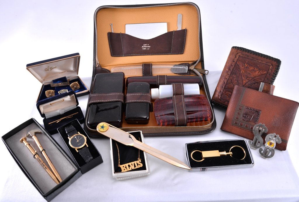 Men's Toiletries Desk Items, Jewelry & More (1 of 6)