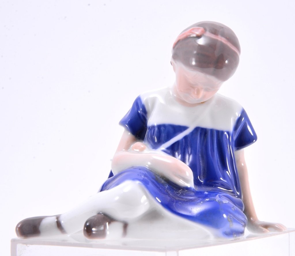 Bing & Grondahl Seated Girl w/Doll 1526: 4.25" tall.