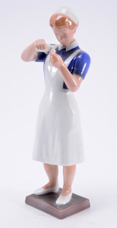 Bing & Grondahl Nurse 2379: 8.75" tall.