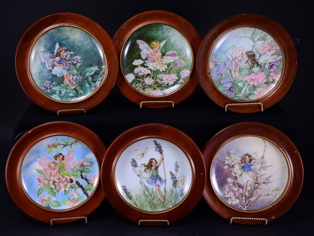 Villeroy & Boch Heinrich 6 Fairies Plates In Wood: 7.75" diameter plates in frames.