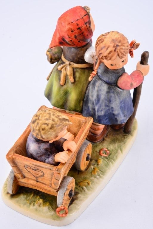 Hummel Pleasant Journey 406, TMK 6 (1 of 5)