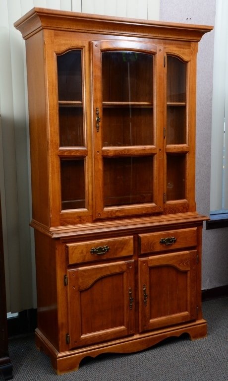 Maple Buffet Hutch (1 of 3)