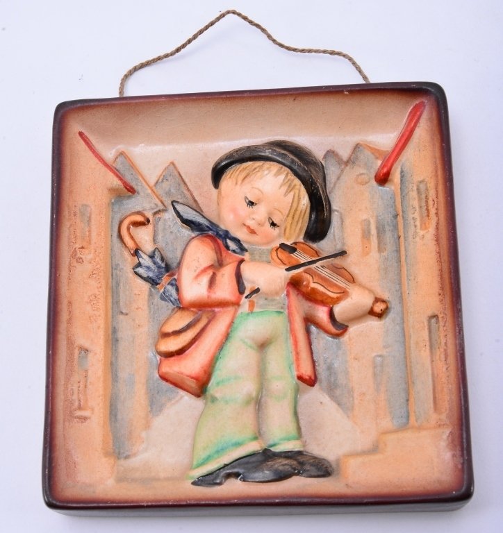Hummel Little Fiddler Plaque 93, TMK 1 (1 of 3)