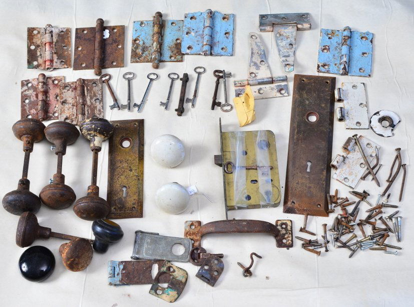 Vintage Door Knobs and Hardware (1 of 8)