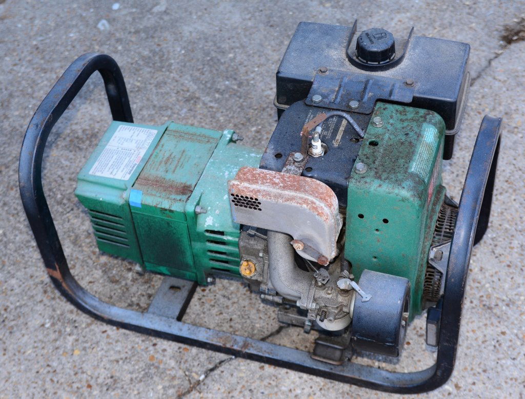 Coleman Powermate MAXA Generator (1 of 4)
