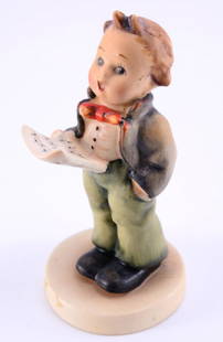 Hummel Soloist 135, TMK 1: 4 3/4" tall.