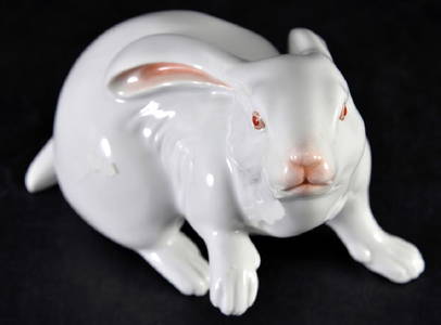 Herend Natural White Rabbit w/One Paw Raised