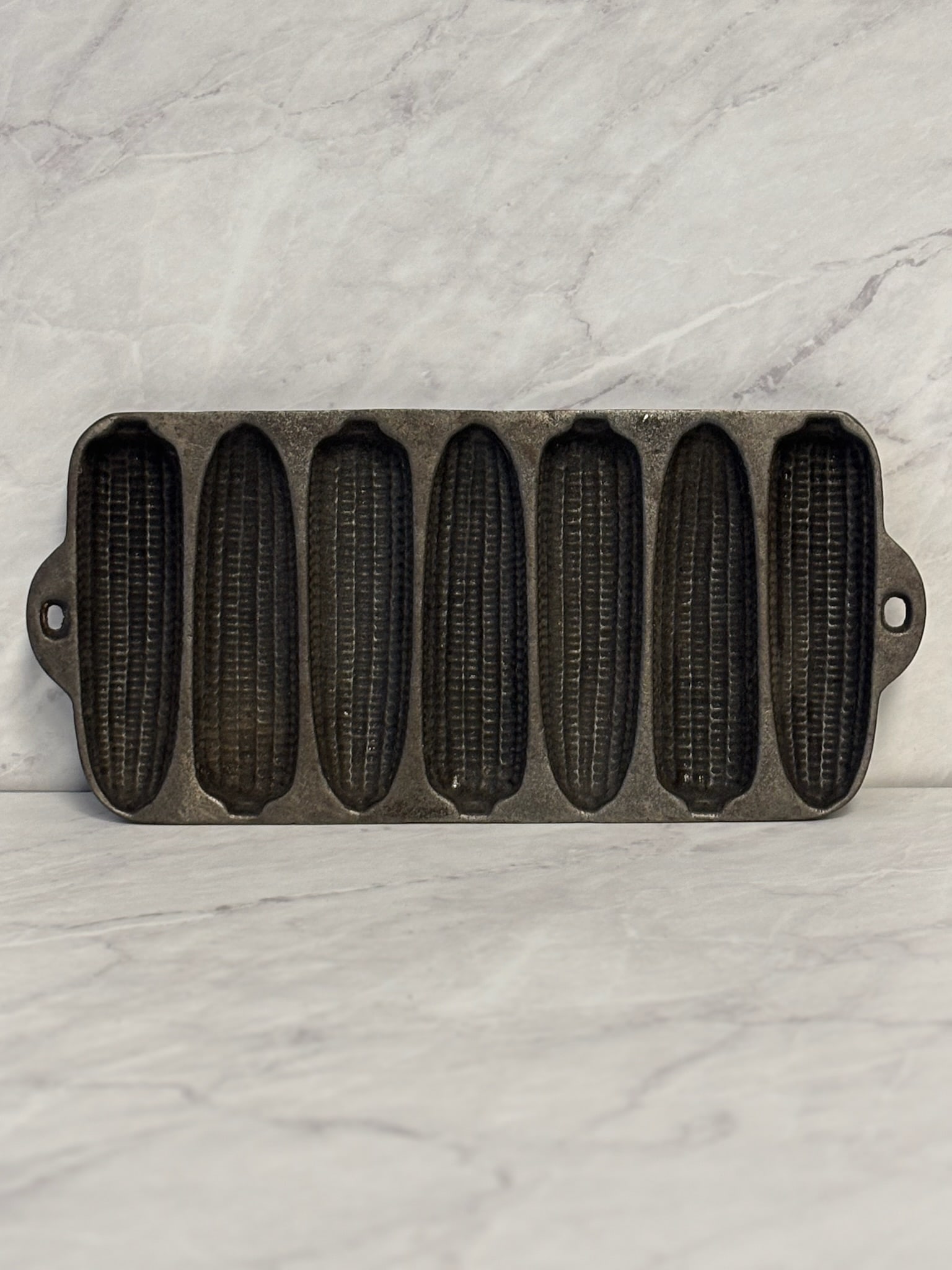Cast Iron Pan Featuring 7 Corn Cob Molds (1 of 2)