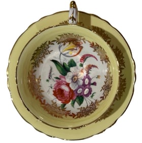 Paragon Yellow English Tulip Bouquet Teacup and Saucer