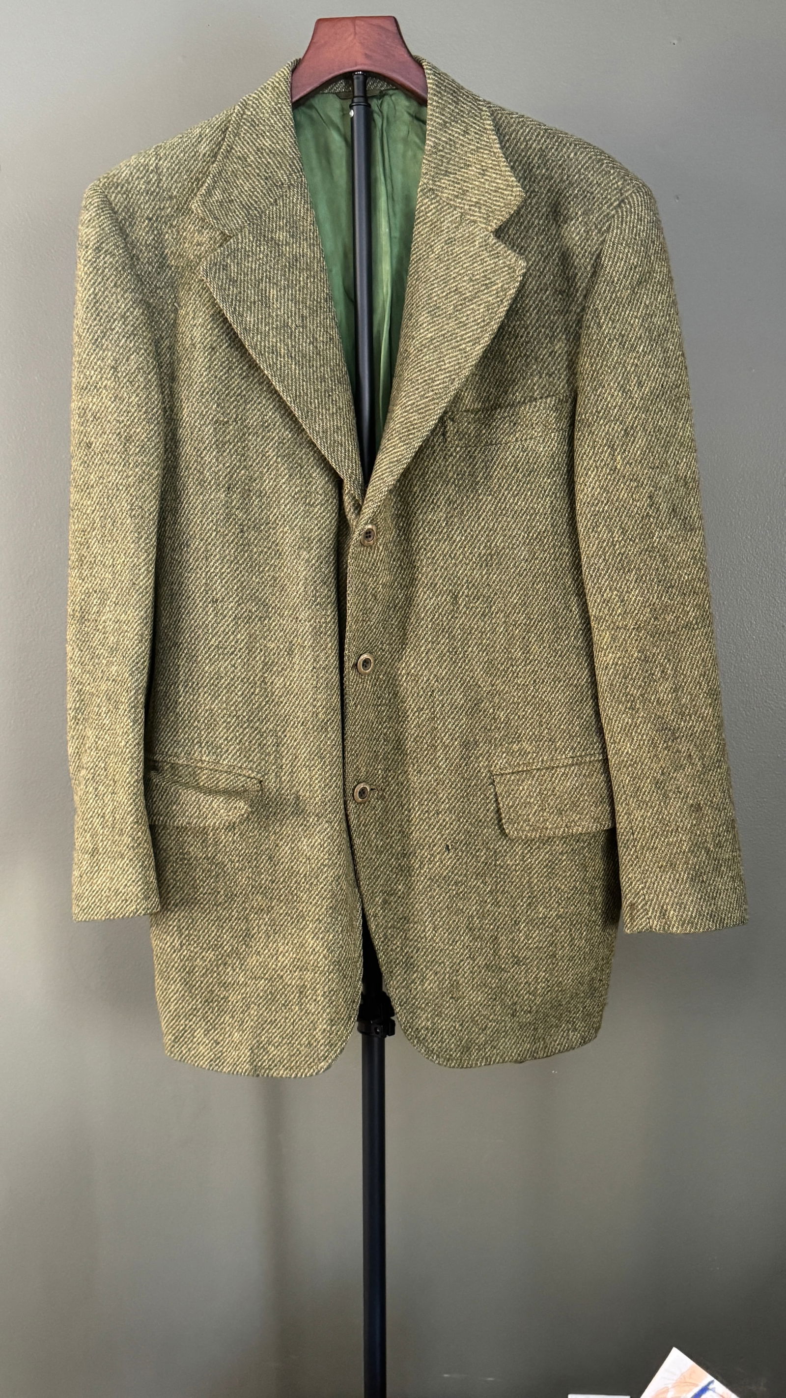 Harris Tweed Handwoven Olive Scottish Wool Men's Sport Coat (1 of 3)