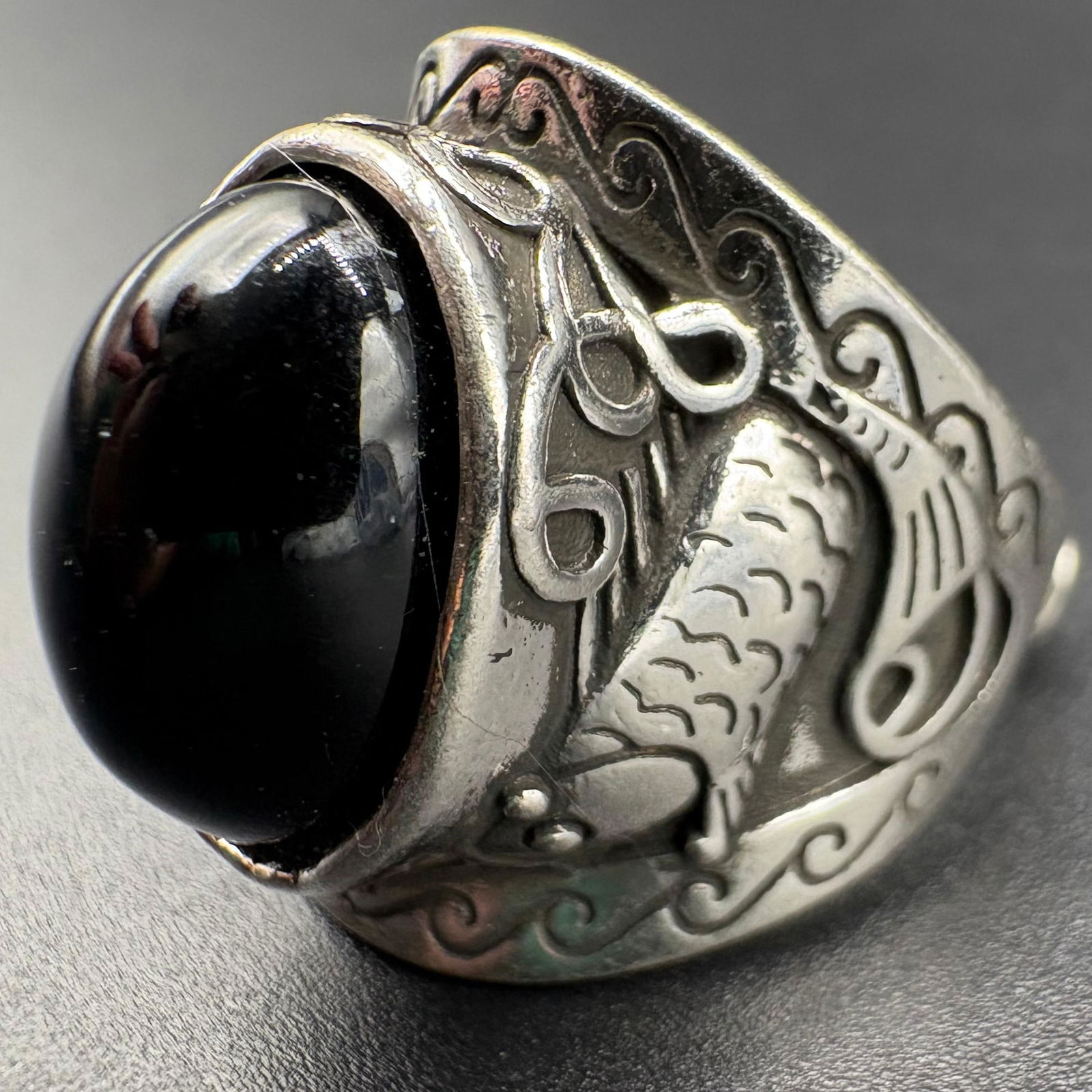 Vintage Black Agate Fish Motif Ring (1 of 3)