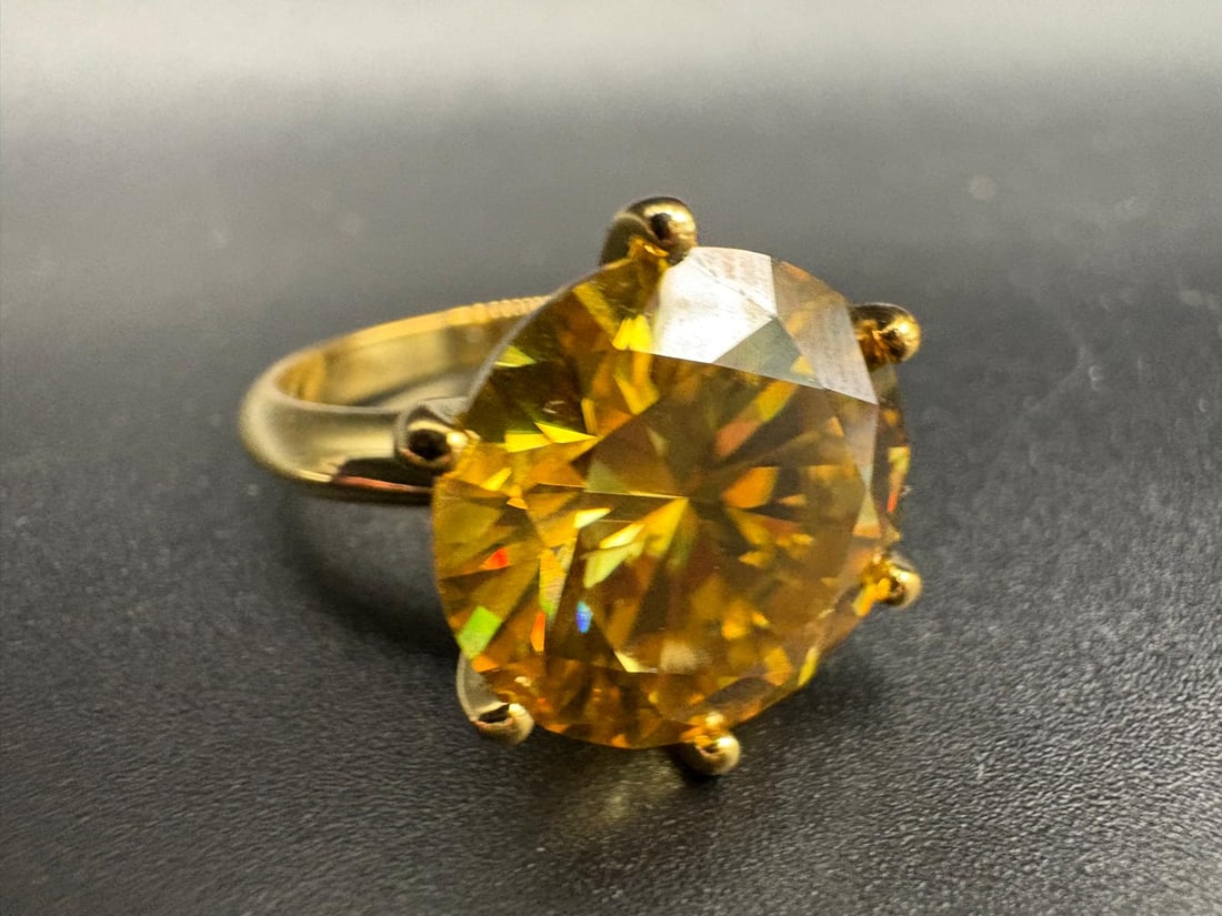 Ring with Yellow Round Stone – Gold-Tone Band (1 of 4)