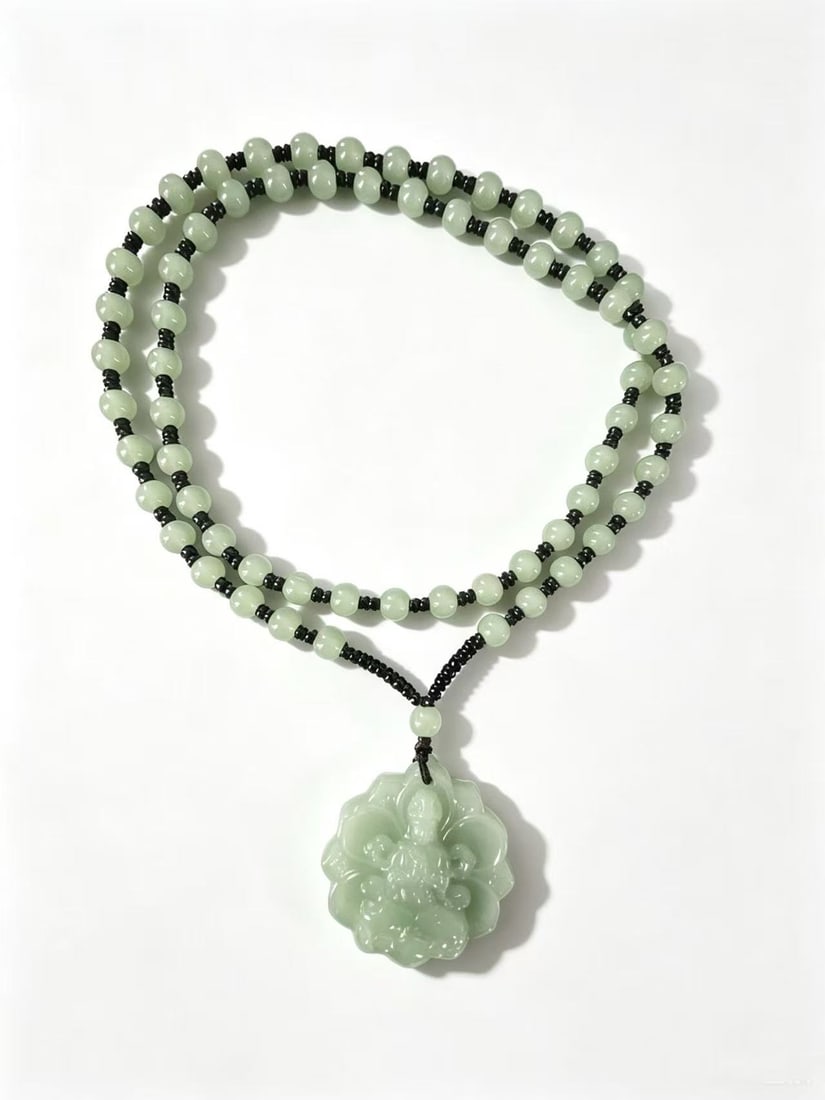 Carved Emerald Tone Pendant Bead Necklace (1 of 2)