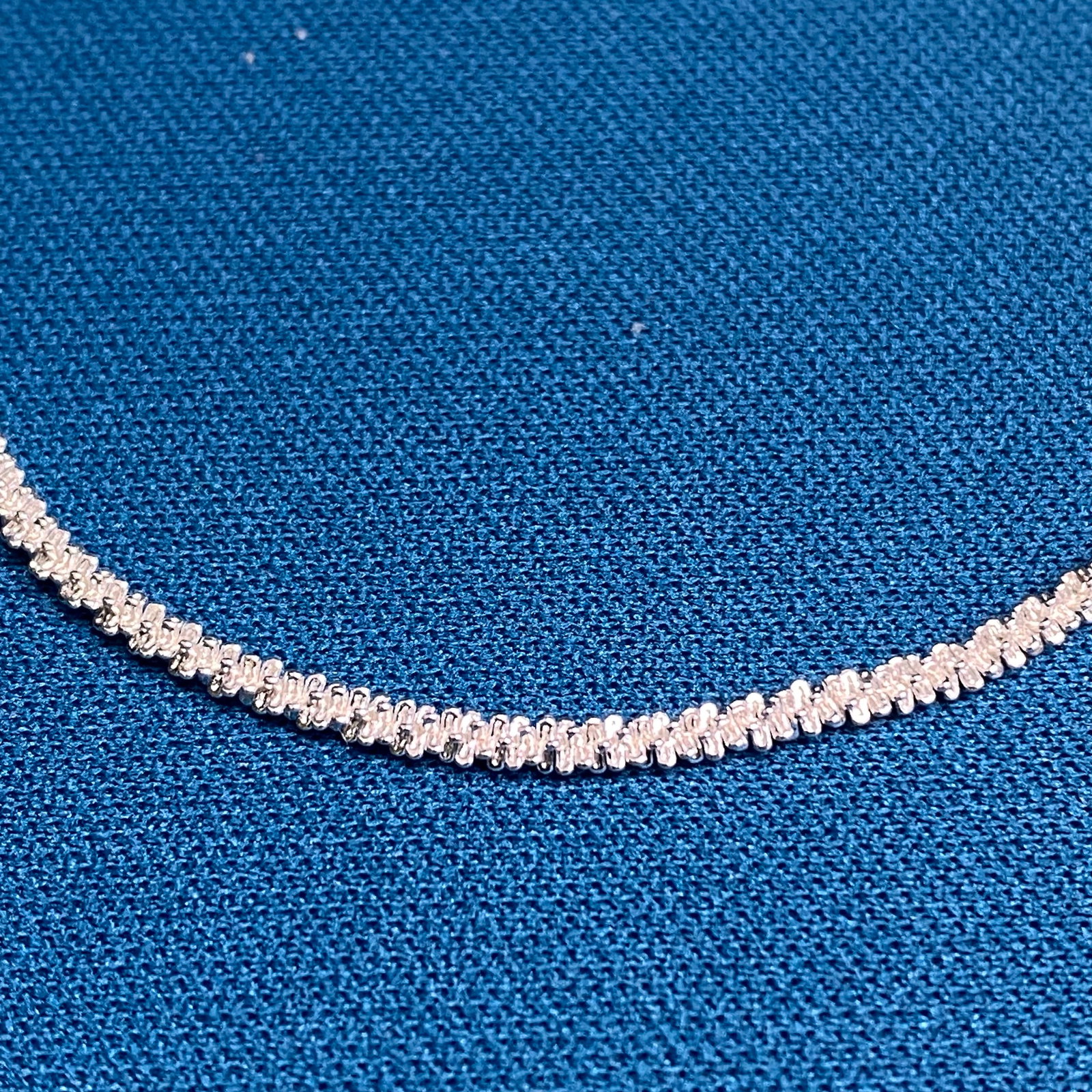 Ice Popcorn Link Collar Chain, 925: Bring maximum brilliance to your neckwear with this beautifully radiant "Ice" popcorn style collar chain necklace. Finely crafted in genuine 925 sterling silver, this necklace uses a specialized diamo